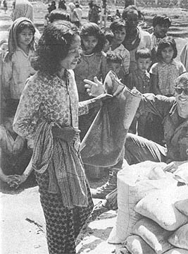 Cambodian woman gets rice
