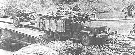 7/11 Artillery truck